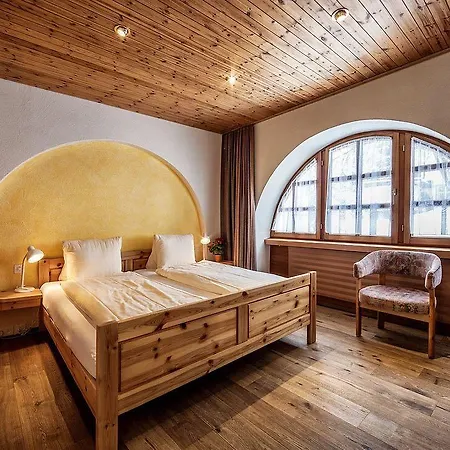 Astoria Hotel 3*