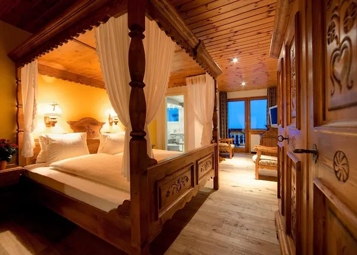 فندق Astoria أروسا