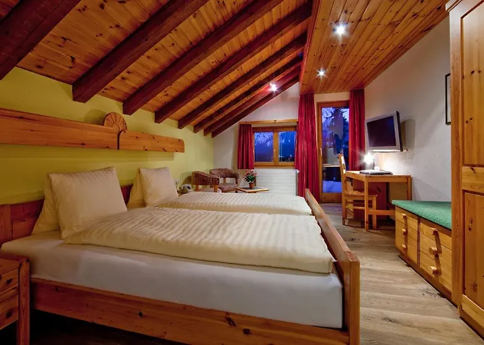 Astoria فندق أروسا